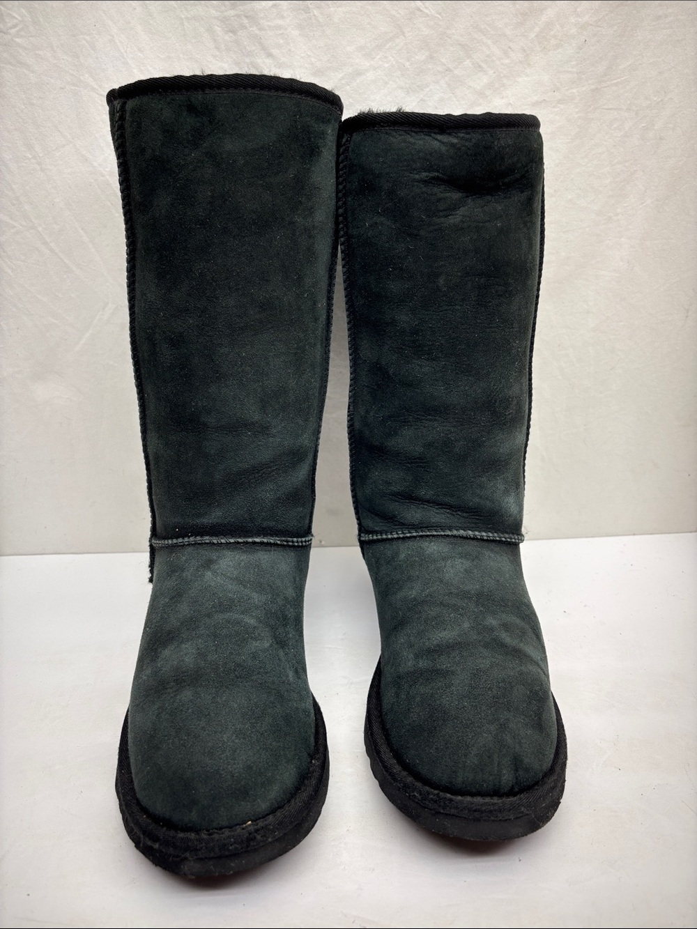 UGG Classic Tall Suede Winter Boots Black, SZ 8, box 86
